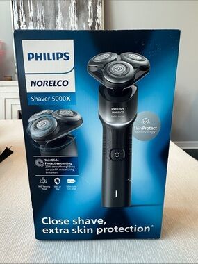 Philips Norelco Shaver 5000X Electric Razor - Black and Blue Packaging